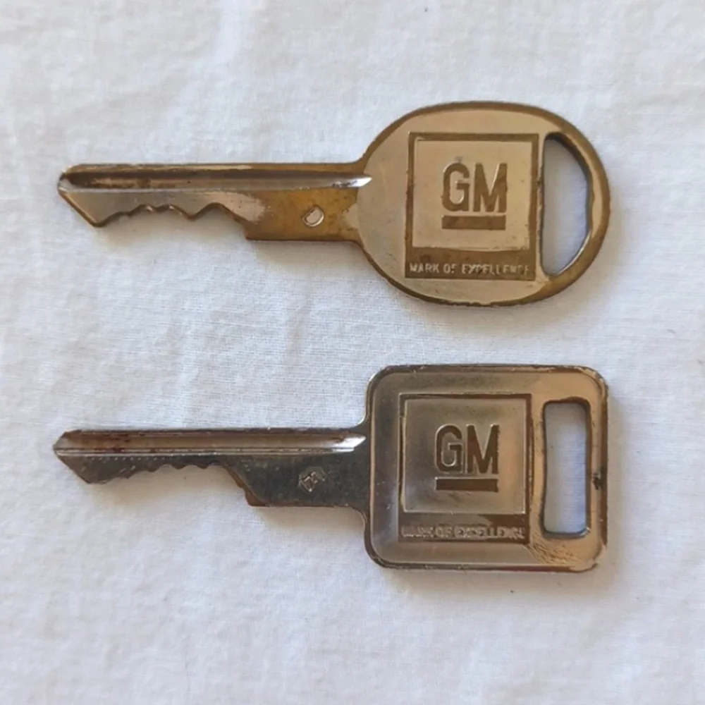 1 PAIR of Vintage GM 70s Chevy Van Keys Door & Ignition